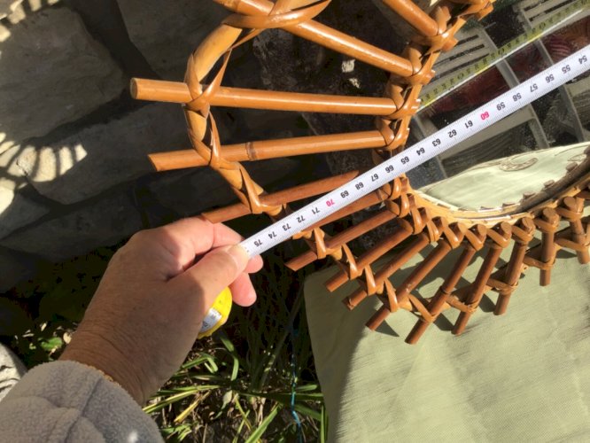 Joli miroir en rotin mural forme guitare  vintage chaleureux