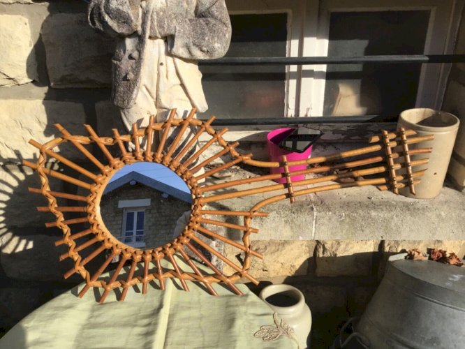 Joli miroir en rotin mural forme guitare  vintage chaleureux