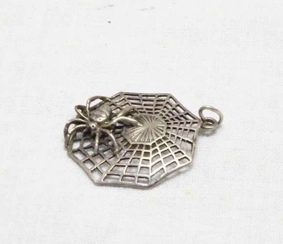 -JOLI PENDENTIF ARAIGNEE ARGENT 925e BIJOU ANCIEN  COLLECTION VITRINE   D