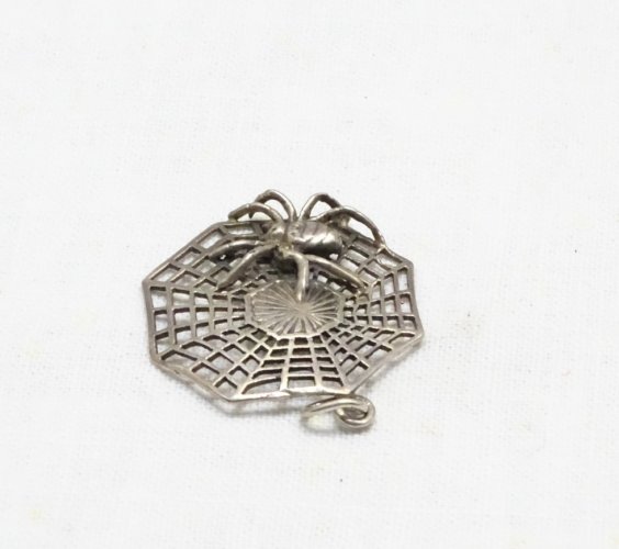 -JOLI PENDENTIF ARAIGNEE ARGENT 925e BIJOU ANCIEN  COLLECTION VITRINE   D