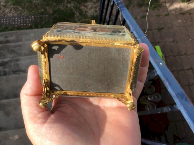 Joli Petit coffret à bijoux boîte laiton verre biseauté gravé Napoléon III XIXè