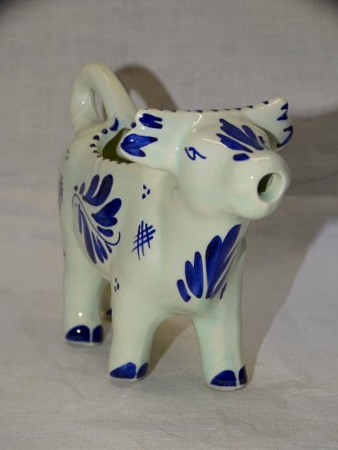 -JOLI PETIT CREMIER FORME VACHE BLEU de DELFT HOLLANDE COLLECTION VITRINE    D