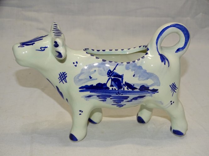 -JOLI PETIT CREMIER FORME VACHE BLEU de DELFT HOLLANDE COLLECTION VITRINE    D