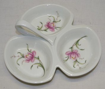 CUTE LITTLE PORCELAIN BEGGAR from LIMOGES with a decoration of PRETTY PINK FLOWERS D