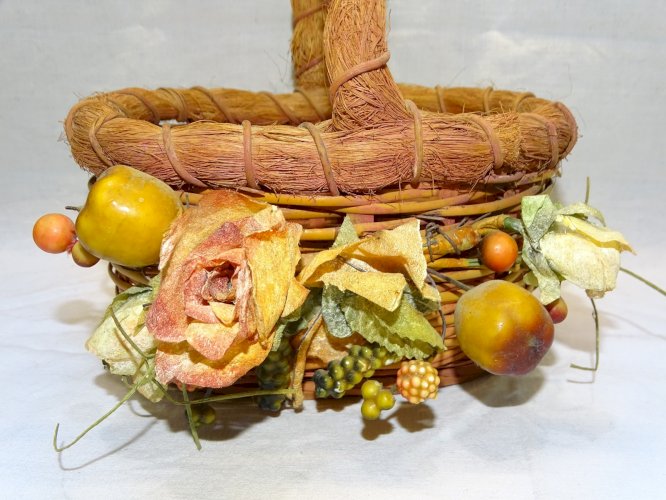-JOLI PETIT PANIER DECORATIF EN OSIER TRESSE FRUITS ET FLEURS DEVANT  DECO   D