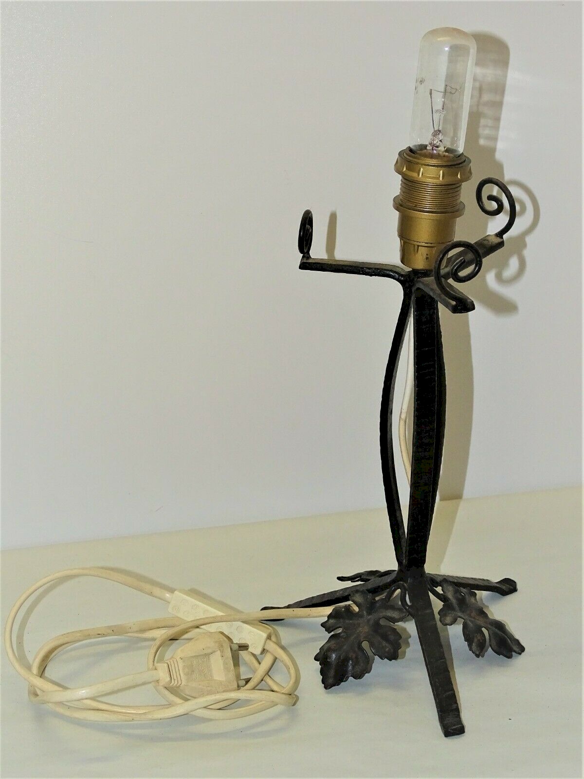 Pied De Lampe En Fer Rond Noir - Base Pour Lampe De Table DIY - Diamètre Trou 8 Mm - 4