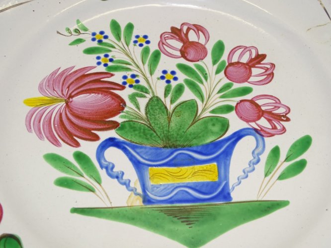 -JOLI PETIT PLAT CERAMIQUE FAÏENCE DES ISLETTES DECOR AU PANIER COLLECTION     D