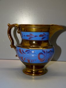 NICE LITTLE CREAMER POT CERAMIC JERSEY COLLECTION DISPLAY TABLE D