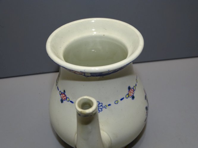 -JOLI PETIT POT VERSEUSE PORCELAINE RECONSTITUTION VIEUX LILLE L DAMON  D