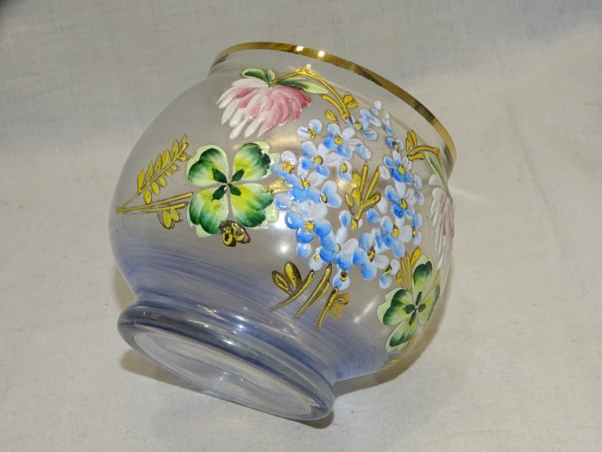 - JOLI PETIT VASE ou POT ROND VERRE AVEC FLEURS EMAILLEES EMAIL en EPAISSEUR   D