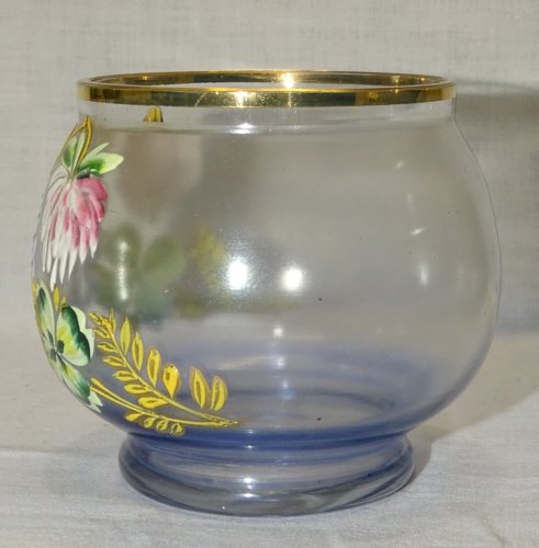 - JOLI PETIT VASE ou POT ROND VERRE AVEC FLEURS EMAILLEES EMAIL en EPAISSEUR   D