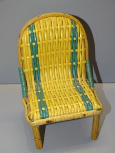 -JOLI PETITE CHAISE de POUPEE de VITRINE en OSIER VINTAGE COLLECTION JOUET   D