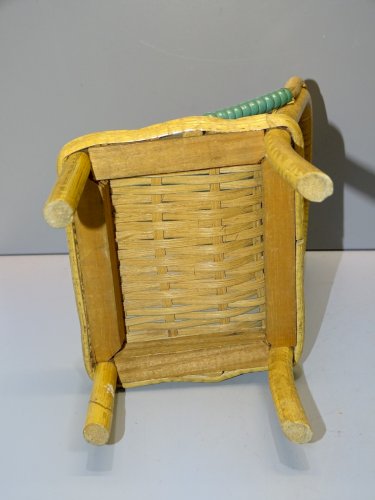 -JOLI PETITE CHAISE de POUPEE de VITRINE en OSIER VINTAGE COLLECTION JOUET   D