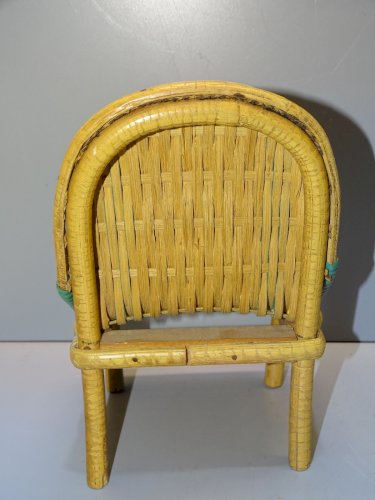 -JOLI PETITE CHAISE de POUPEE de VITRINE en OSIER VINTAGE COLLECTION JOUET   D