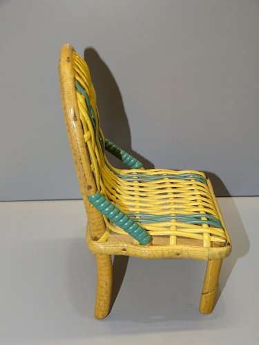 -JOLI PETITE CHAISE de POUPEE de VITRINE en OSIER VINTAGE COLLECTION JOUET   D