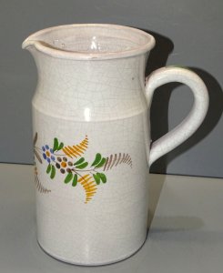 -JOLI PICHET CERAMIQUE POTERIE SARLADAISE HRG  à décor de Fougères & Fleurs   D