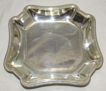 -JOLI PLAT ARGENT MASSIF TITRE 1 Poinçon PUIFORCAT PARIS ART DE LA TABLE VITRINE
