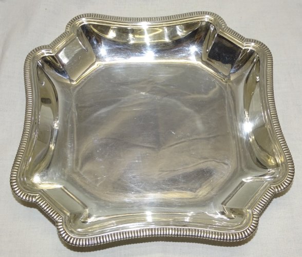 -JOLI PLAT ARGENT MASSIF TITRE 1 Poinçon PUIFORCAT PARIS ART DE LA TABLE VITRINE
