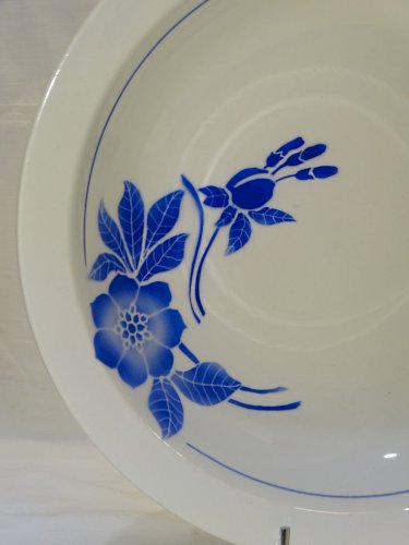 -JOLI PLAT ROND CREUX EN CERAMIQUE ANCIENNE FLEUR BLEUE début XXe déco TABLE  D