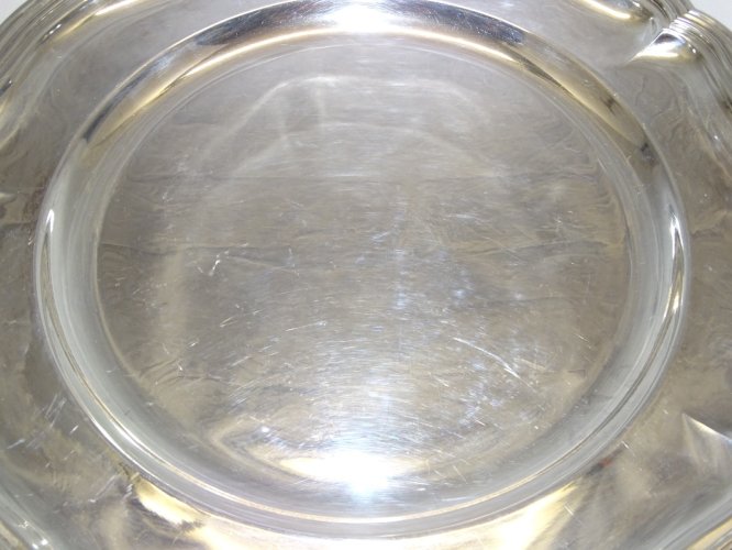 -JOLI PLAT ROND MODELE CONTOURS METAL ARGENTE Poinçons 33 & Métal Argenté   D