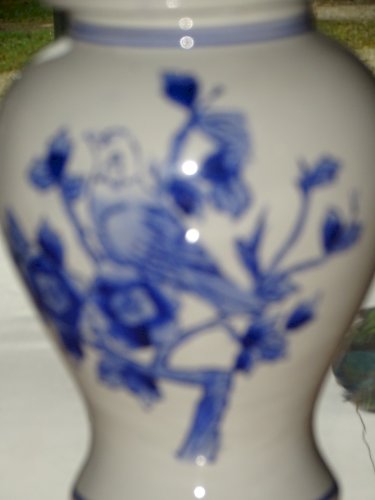 -JOLI POT COUVERT CERAMIQUE BLANC/BLEU XXe à décor d'oiseau bleu collection   D