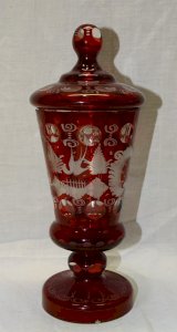 -JOLI POT COUVERT CRISTAL DE BOHEME ROUGE COLLECTION POT A BONBONS VITRINE    D