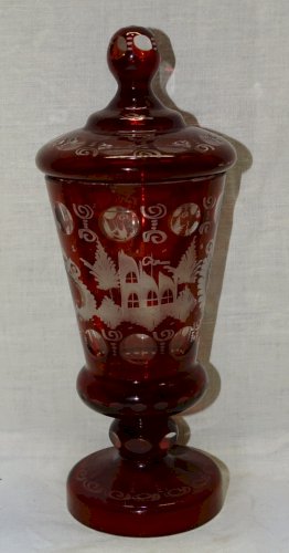 -JOLI POT COUVERT CRISTAL DE BOHEME ROUGE COLLECTION POT A BONBONS VITRINE    D