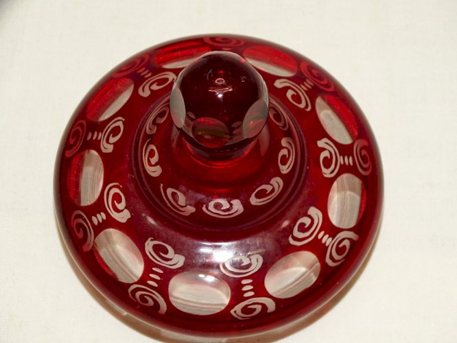 -JOLI POT COUVERT CRISTAL DE BOHEME ROUGE COLLECTION POT A BONBONS VITRINE    D