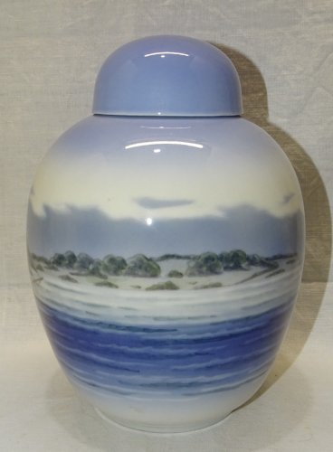 - JOLI POT COUVERT URNE PORCELAINE ROYAL COPENHAGEN à décor de VOILIER   D