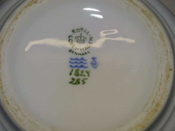 - JOLI POT COUVERT URNE PORCELAINE ROYAL COPENHAGEN à décor de VOILIER   D