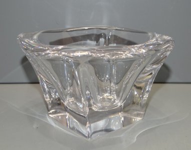 NICE EMPTY POCKET VASE THICK CRYSTAL from VANNES 20th CENTURY DISPLAY COLLECTION D