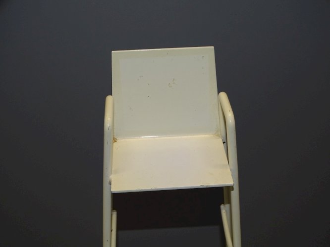 -JOLI PRESENTOIR LACOSTE POUR MONTRE BRACELET ou AUTRE METAL et BOIS