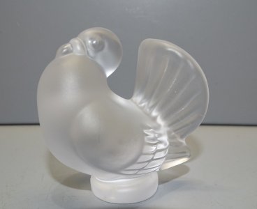 -JOLI SUJET CRISTAL Satiné PIGEON SEVRES NON Marqué OBJET DE VITRINE DECO   D