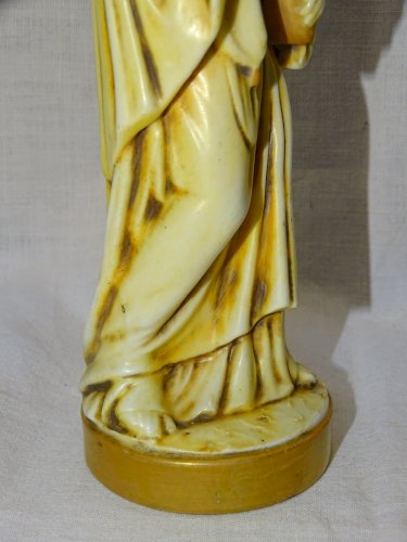-JOLI SUJET PORCELAINE CAPODIMONTE début XXe FEMME A L'AMPHORE COLLECTION   D
