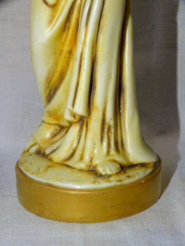 -JOLI SUJET PORCELAINE CAPODIMONTE début XXe FEMME A L'AMPHORE COLLECTION   D