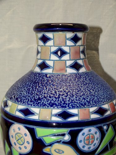 -JOLI VASE AMPHORA tchécoslovaquie Céramique émaillée à décor d'oiseaux 1920  D