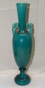 -JOLI VASE AMPHORE CERAMIQUE VERTE 2 TETES de CYGNES dans le Goût MASSIER    D