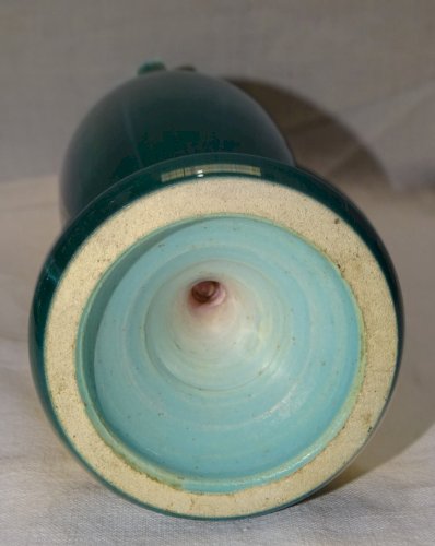 -JOLI VASE AMPHORE CERAMIQUE VERTE 2 TETES de CYGNES dans le Goût MASSIER    D