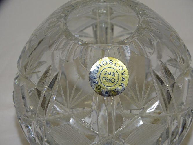 -JOLI VASE BOULE CRISTAL CZECHOSLOVAKIA TCHECOSLOVAQUIE  CRISTAL de BOHEME    D