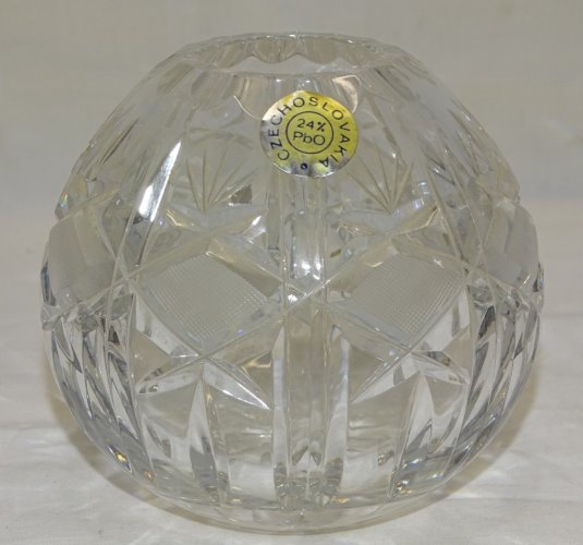 -JOLI VASE BOULE CRISTAL CZECHOSLOVAKIA TCHECOSLOVAQUIE  CRISTAL de BOHEME    D