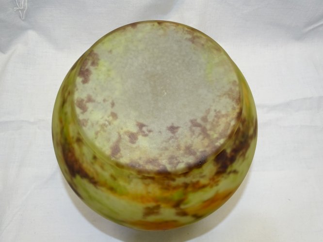 - JOLI VASE BOULE VERRE MARMOREEN  DELATTE NANCY marque éffacée VERS  1930   D
