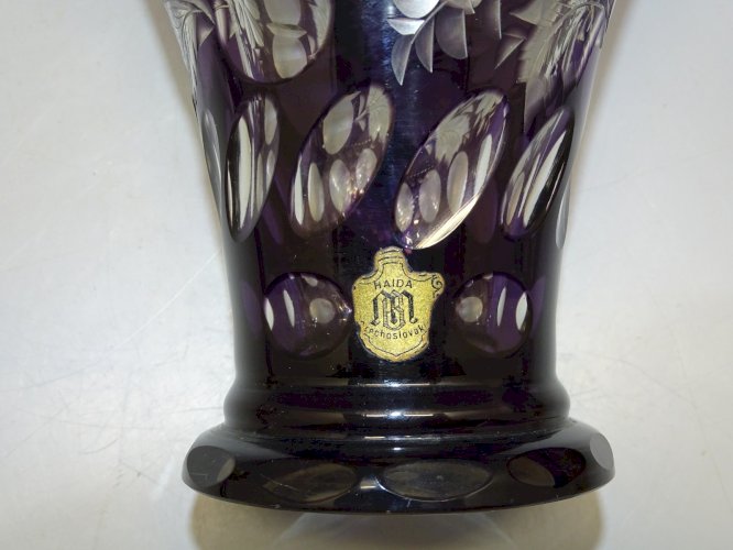 -JOLI VASE CRISTAL couleur VIOLET haïda Kamenicky Tchécoslovaquie Bohême   D