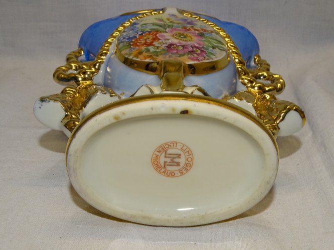 - JOLI VASE DE MARIEE PORCELAINE Signé LUCIEN MICHELAUD FLEURS REHAUTS EMAIL  D