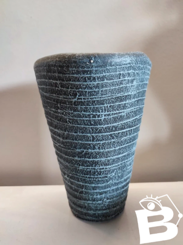 Joli vase en terre cuite signé Accolay Vintage sans doute année 50-60 en bon etat