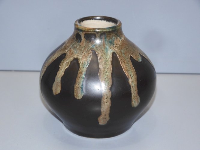 -JOLI VASE LEON POINTU GRES EMAILLE à COULURES signé COLLECTION déco VITRINE   D