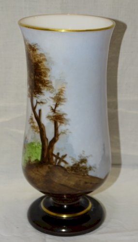 -JOLI VASE NAPOLEON III OPALINE DE CRISTAL décor PEINT XIXe collection vitrine D