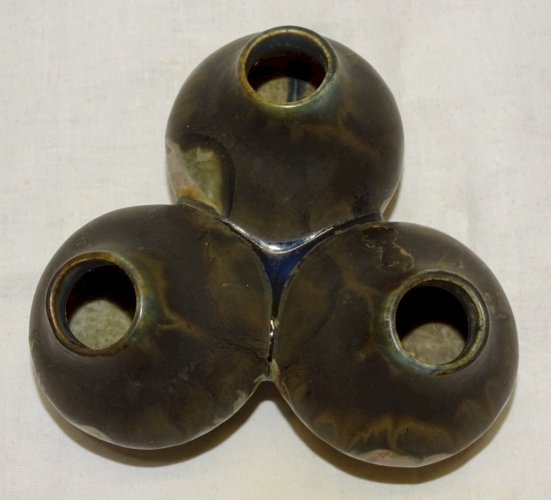 -JOLI VASE TRILOBE GRES signé METENIER 3 PETITS VASES ACCOLES COLLECTION déco  D