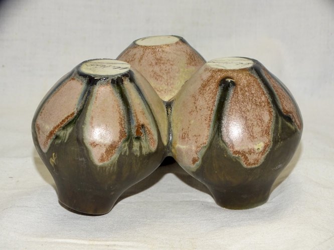 -JOLI VASE TRILOBE GRES signé METENIER 3 PETITS VASES ACCOLES COLLECTION déco  D