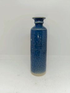 Joli vase tubulaire émaillé bleu numéroté en bon état