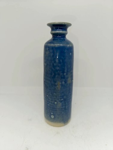 Joli vase tubulaire émaillé bleu numéroté en bon état